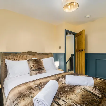 Isabella's House - 4 Bedroom Tatil Evi