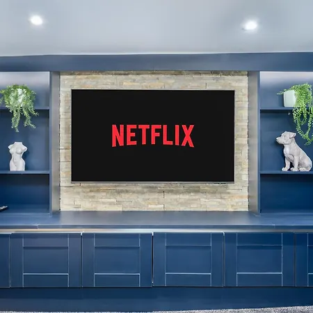 House - Cinema - Near Sea