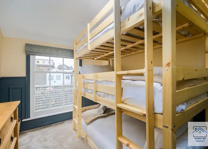 Hébergement de vacances Isabella's House - 4 Bedroom *