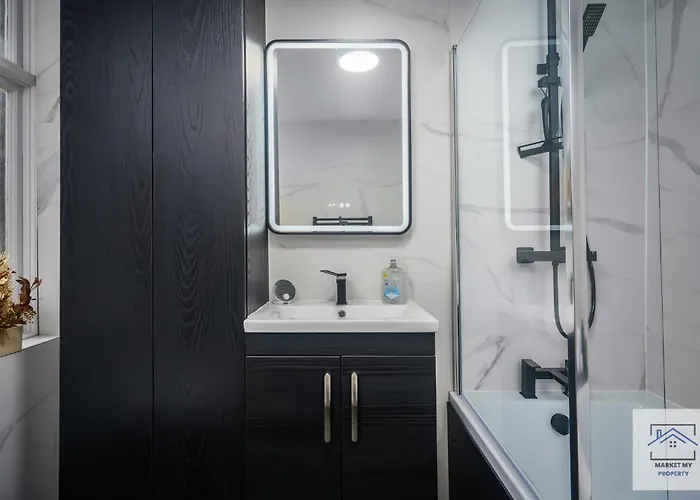 Isabella's House - 4 Bedroom * Scarborough